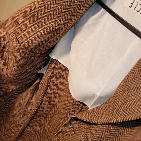 Hand stitched Blazer - Picture 4 of 8